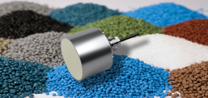 - Evaluation of the complex dielectric in the high frequency stray field
- Freely scalable measuring range
- Material curve switching
- Sensor replacement without recalibration
- Temperature compensation